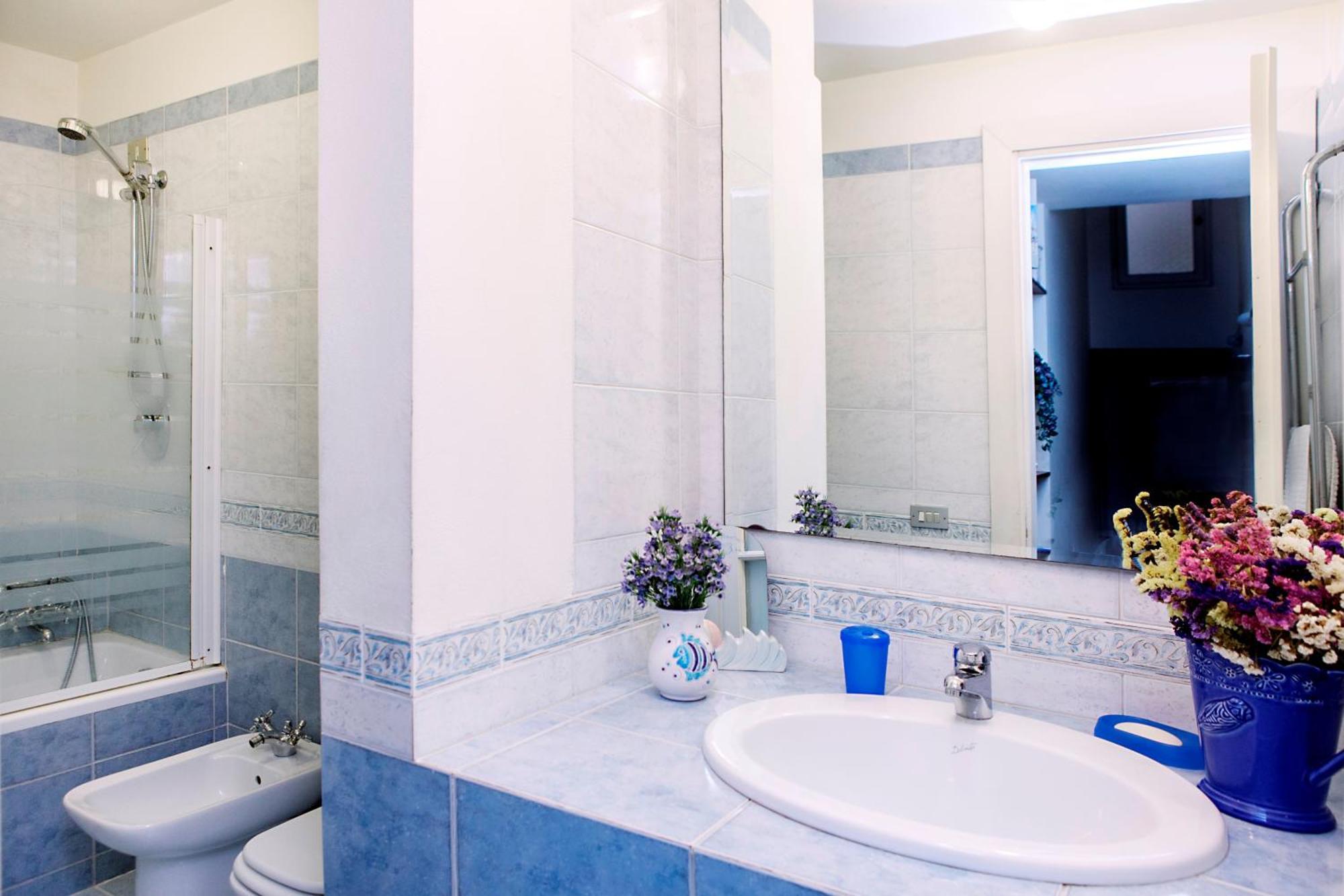 Amo E Flo Apartment *